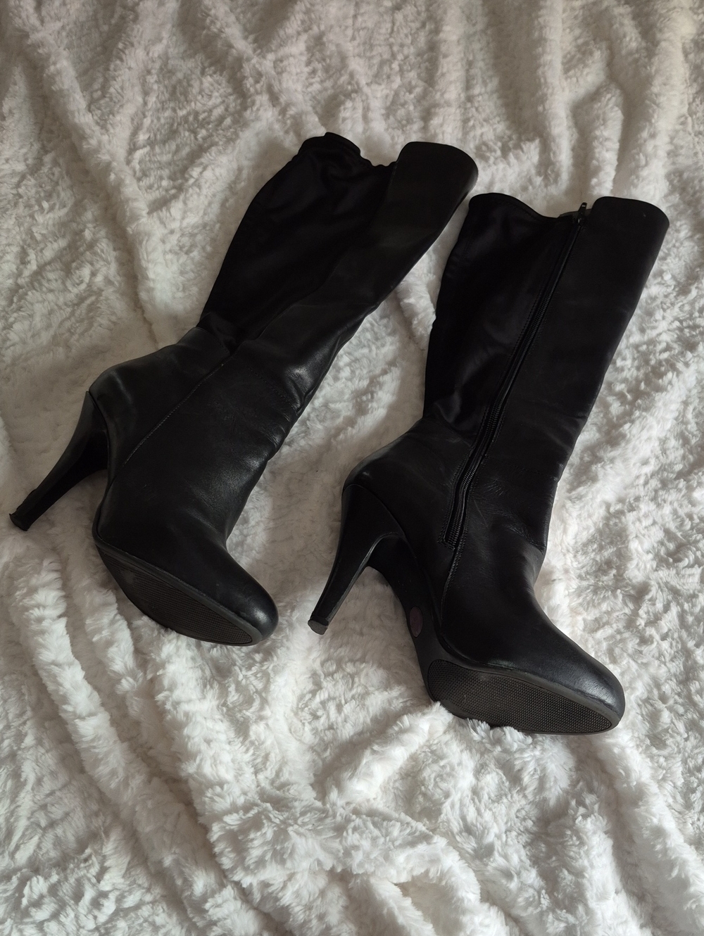 me too Black Leather High Heel Knee Boots with Side Zip